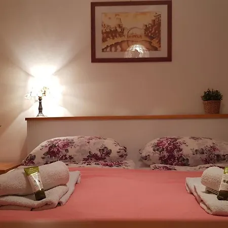 Apartment Galeria Nura *